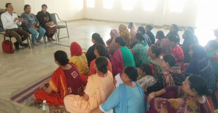 Motivated women to form self-help groups under De-Noolam scheme